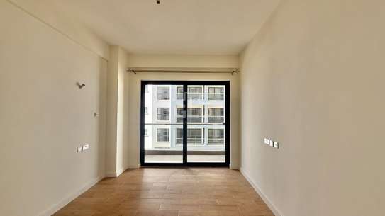 1 Bed Apartment with En Suite in Valley Arcade image 12