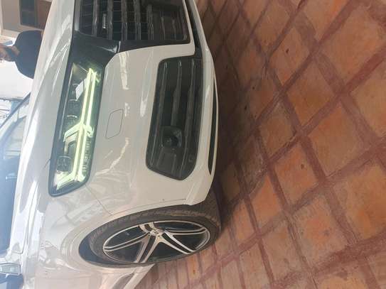 Audi Q7 image 1