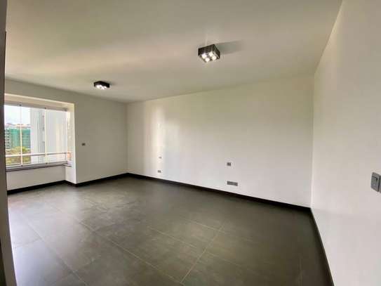 3 Bed Apartment with En Suite in Riverside image 14