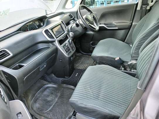 Suzuki solio newshape image 2