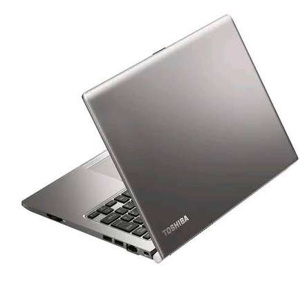 Toshiba Dynabook R63 image 2