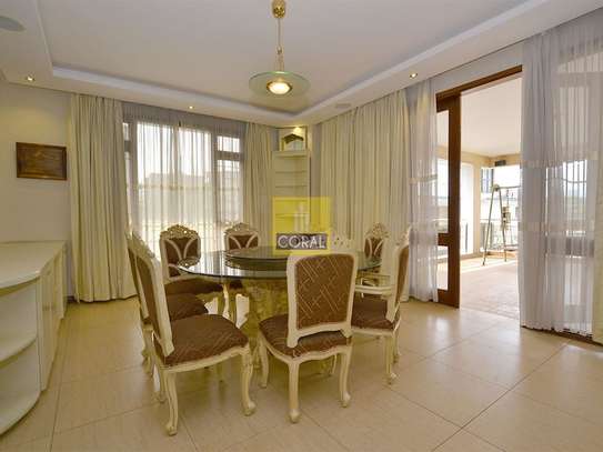 4 Bed Apartment with En Suite in Riverside image 27