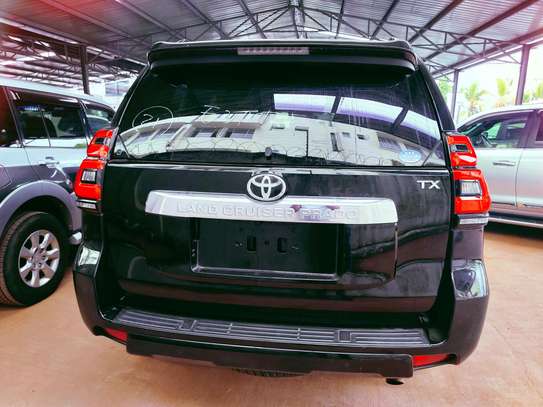 Toyota land cruiser prado petrol TX Black 2017 . image 11