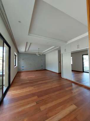New four bedrooms plus sq for rent rolesho image 3
