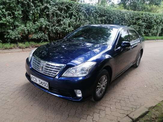 2012 Toyota Crown Royal Saloon 2.5L V6 Fully loaded image 4