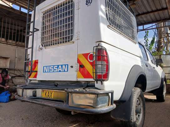 Nissan Hardbody Np300 image 8