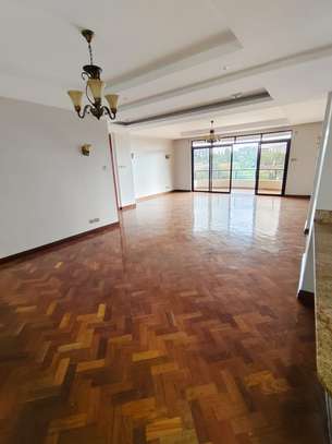 4 Bed Apartment with En Suite in Riverside image 18