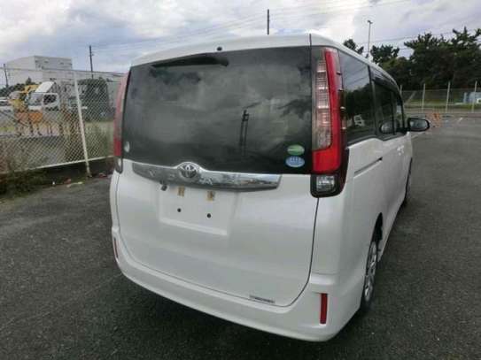 TOYOTA NOAH (MKOPO/HIRE PURCHASE ACCEPTED) image 9