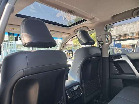 TOYOTA PRADO image 5
