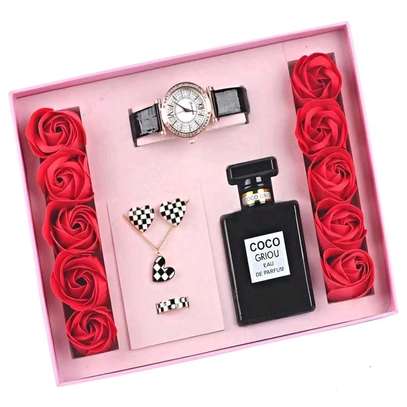 Moongrass Ladies Gift Set with Perfume image 1