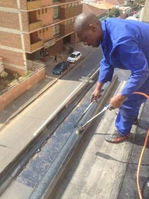 Rubbish, garbage and garden waste removals!Cleaning & Domestic Workers image 7