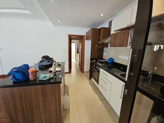 5 Bed Townhouse with En Suite in Lavington image 15