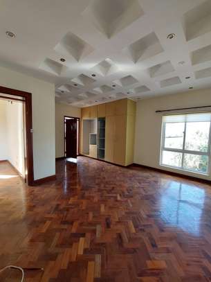 5 Bed House with En Suite in Kyuna image 9