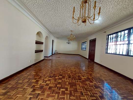 5 Bed Townhouse with En Suite at James Gichuru image 14