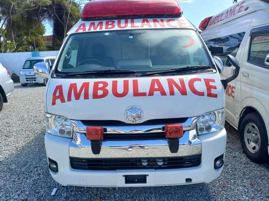 Toyota hiace ambulance image 7