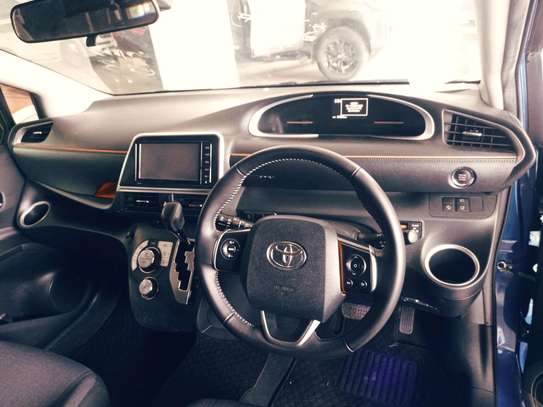 Toyota Sienta non hybrid 2017 blue image 5