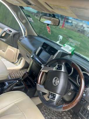 Toyota prado TX white image 7