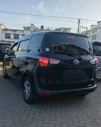 Toyota sienta new black image 4