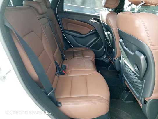 Mercedes Benz B180 with sunroof 2016model image 6