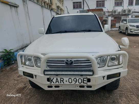 Toyota landcruiser V8 image 5