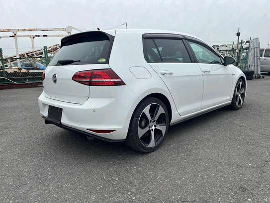 GOLF GTI image 8