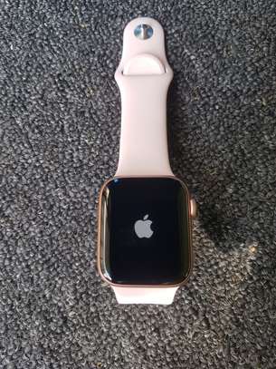 Apple Watch Series SE 44MM image 4