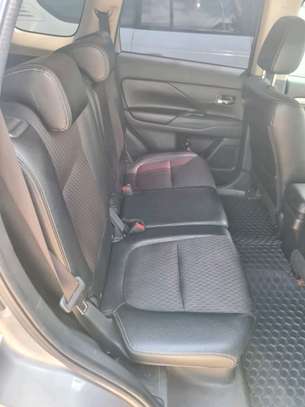 MITSUBISH OUTLANDER PHEV 2014MODEL image 5