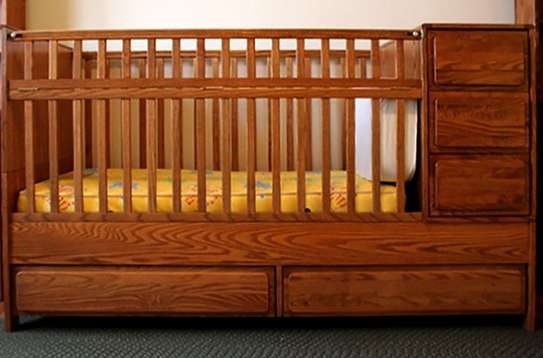 Child Craft Furniture Oak Crib N Bed W. Drawers Usa in Lavington PigiaMe