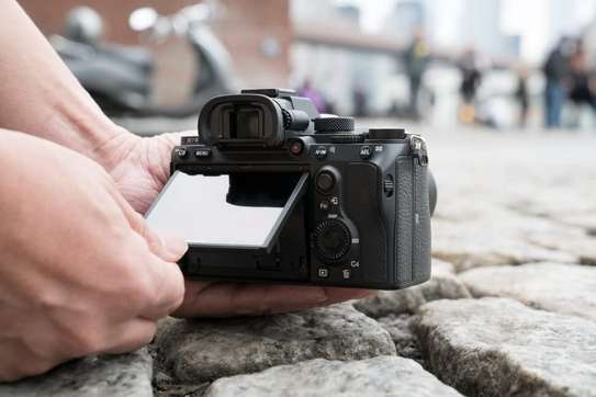 Sony a7 III Full-Frame Mirrorless Interchange-Lens Camera image 3