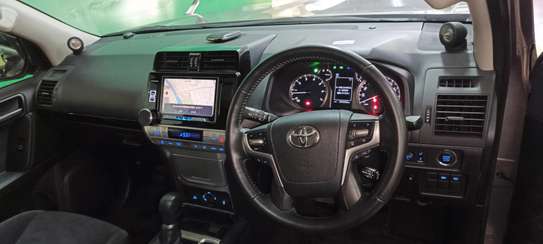 Toyota Land Cruiser Prado 5 Seater 2018 Sunroof image 3