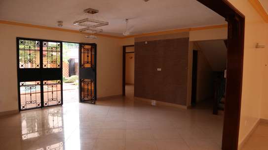 4 Bed House with En Suite at Nyali image 15