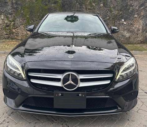 Mercedes benz C180 black image 1