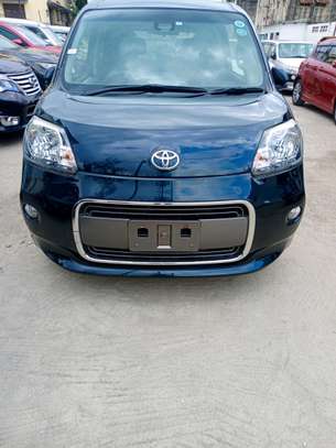 Toyota Porte car image 2