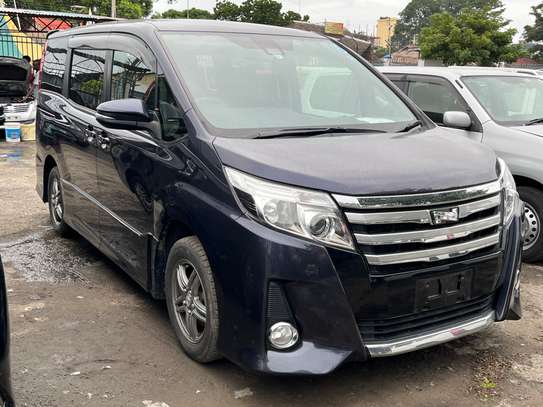 TOYOTA NOAH (we accept hire purchase) image 1