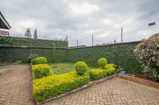 5 Bed House with En Suite in Thika image 12