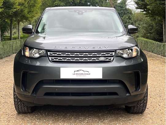 2018 Land Rover Discovery image 2
