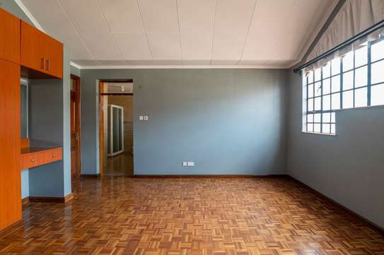 4 Bed Apartment with Parking in Kilimani image 22