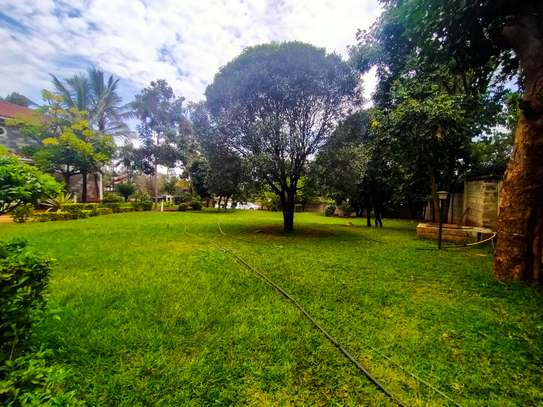 5 Bed House with En Suite in Thika Road image 18