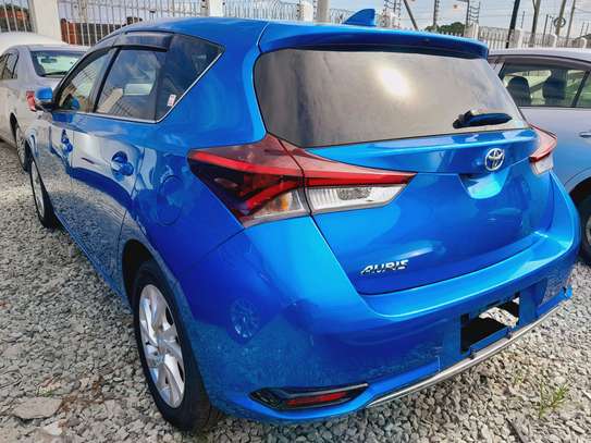 Toyota Auris blue 2016 2wd image 1