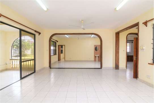 4 Bed Townhouse in Nyali Area image 3