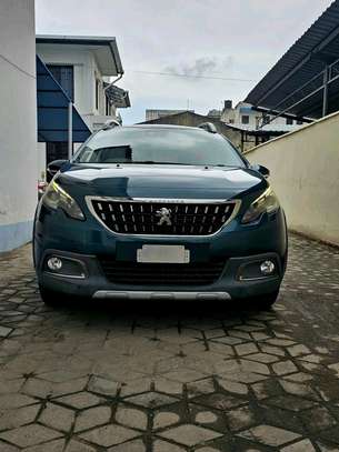 Peugeot 2008 2017 green image 1