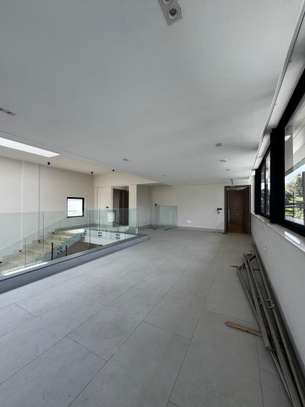 5 Bed Townhouse with En Suite in Westlands Area image 7