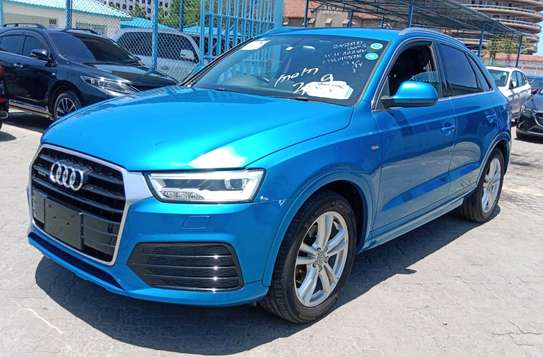 Audi Q3 S-LINE image 2