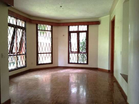 4 Bed Apartment with En Suite in Kilimani image 16
