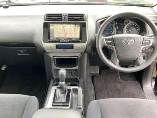 2018 Toyota land cruiser Prado TX in Nairobi image 4