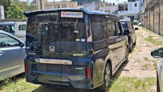 Honda  Stepwagon Hybrid 2018 image 13