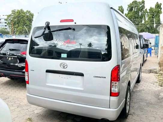 Toyota Hiace 9l image 8