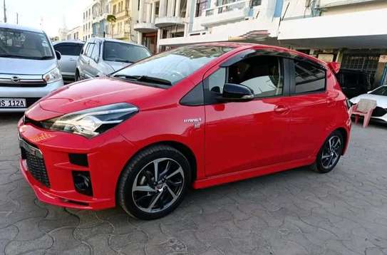 Toyota Vitz GR Hybrid red 2018 image 2
