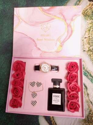 Moongrass Ladies Gift Set with Perfume image 3