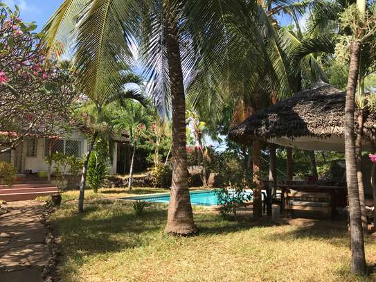 2 bedroom house for sale in Malindi near Marine Park Beach image 2